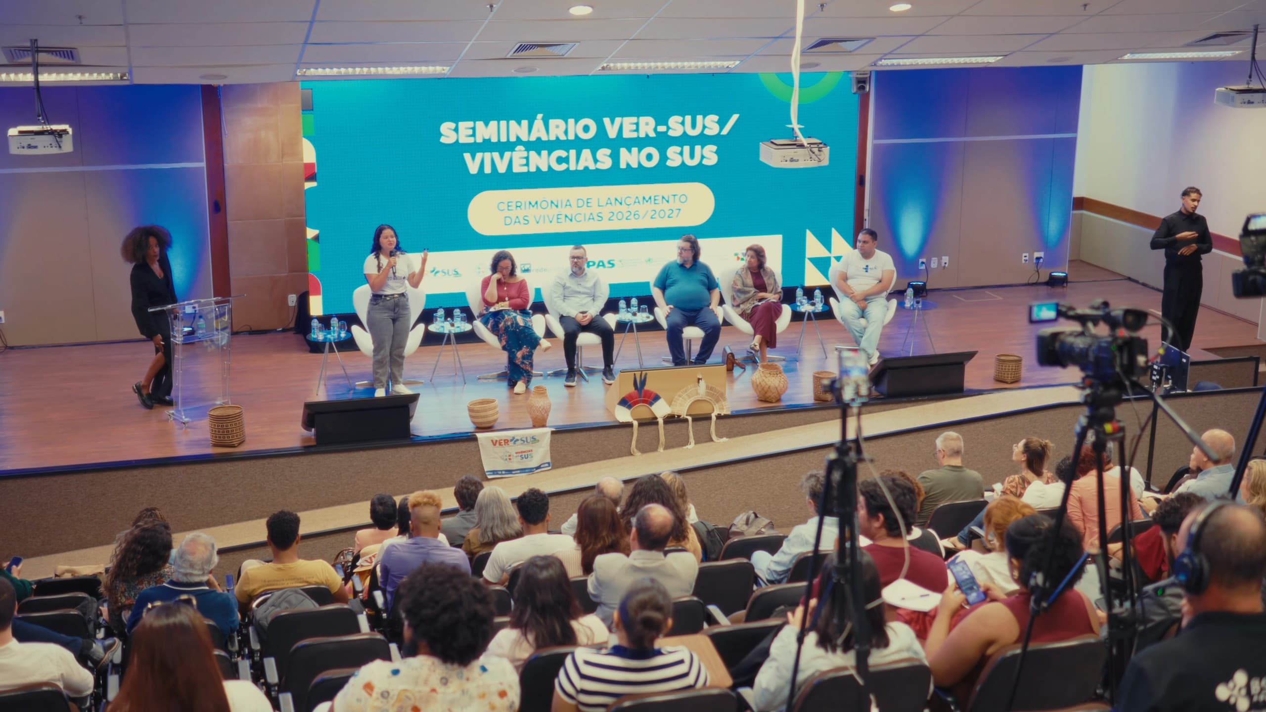 Bastidores de uma cobertura real-time: como unimos estética cinematográfica e entrega imediata no VER-SUS
